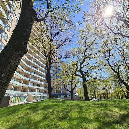 Stylish Apartment With Parking & Spacious Balcony 里加 外观 照片