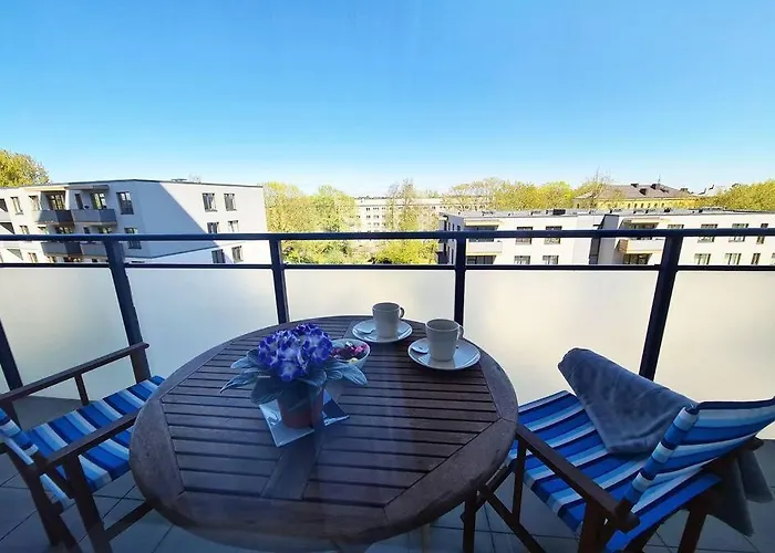Stylish Apartment With Parking & Spacious Balcony