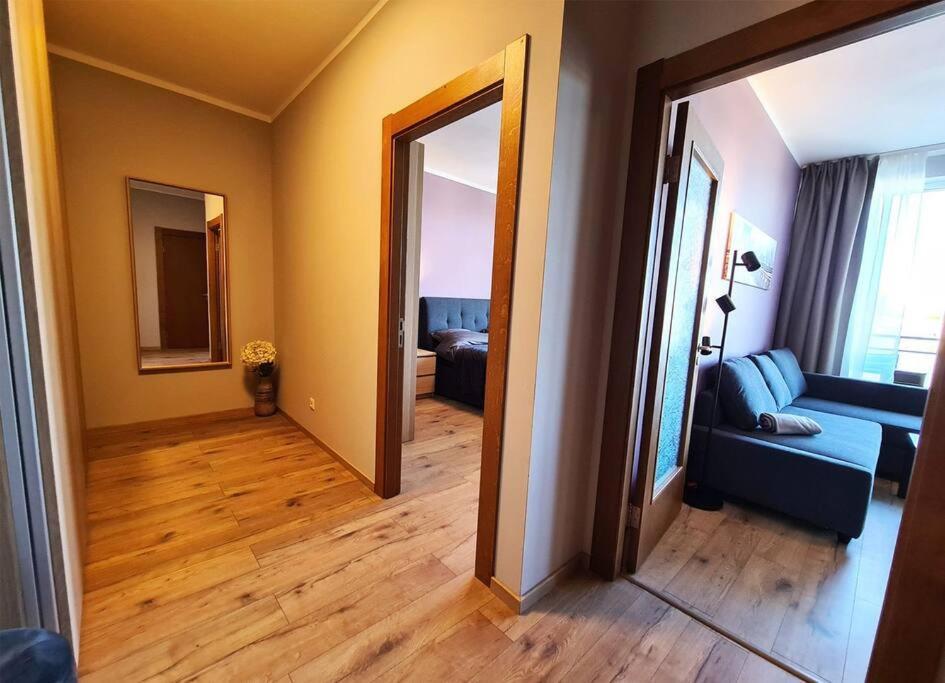 Stylish With Parking & Spacious Balcony Apartament
