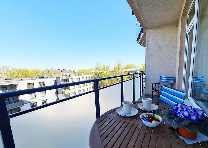 Stylish Apartment With Parking & Spacious Balcony