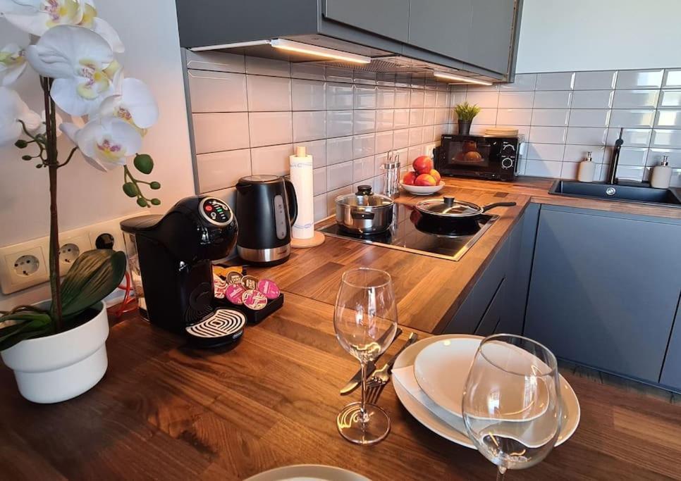 Апартаменты Stylish With Parking & Spacious Balcony *